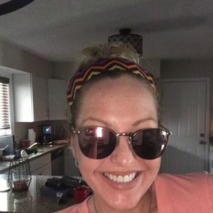 Meet your Posher, Polly